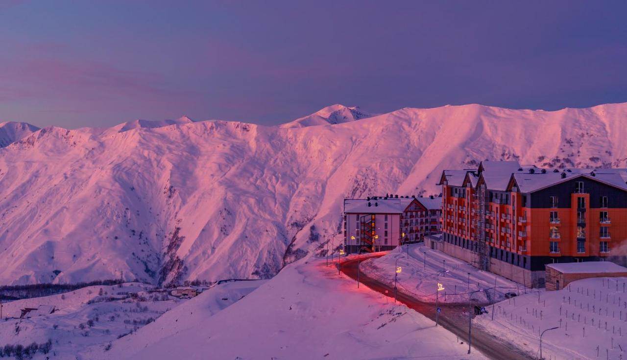 Touch The Mountains, Twins Hotel, New Gudauri Exterior foto