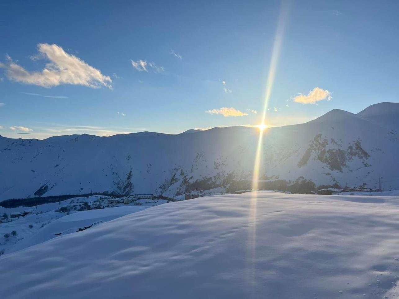 Touch The Mountains, Twins Hotel, New Gudauri Exterior foto